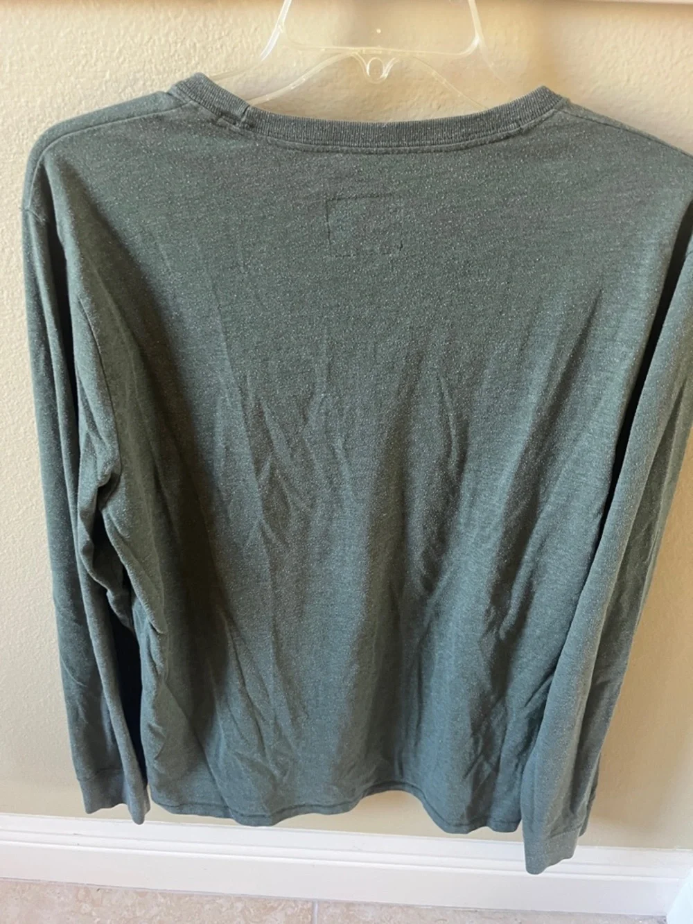 Abercrombie & Fitch Olive Green Logo Crew Tee unisex medium
